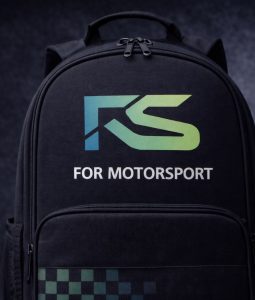 Comment créer une identité visuelle pour une marque de motorsportalliant performance et responsabilité ?